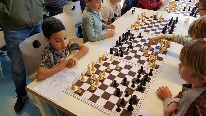 Badr speelt